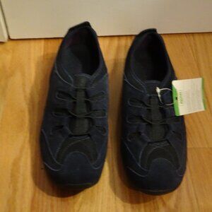 Lands End Women's Dark Navy Suede NatureTek 70 Shoes 9B NWT